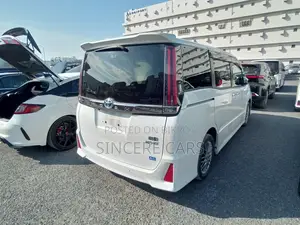 Toyota Noah SI WXB 3 HYB 3.5 2020