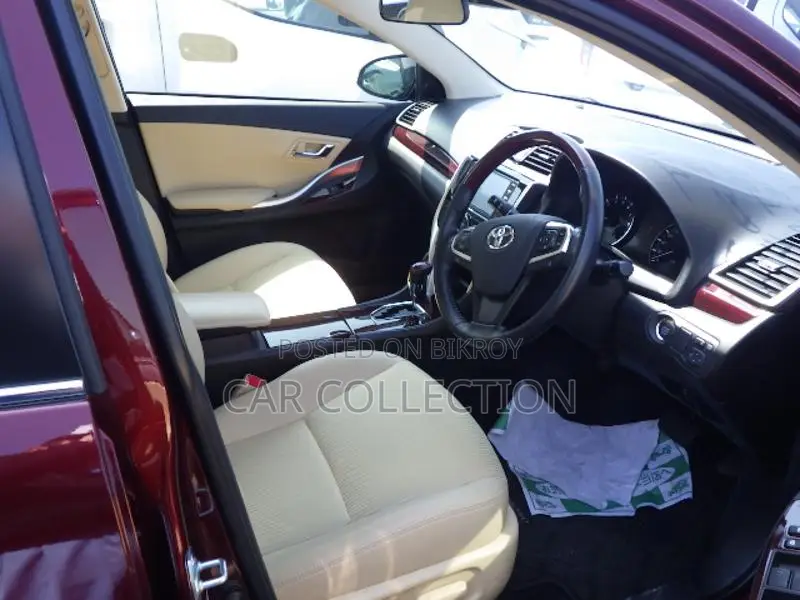 Toyota Premio F-EX 4.5 2021