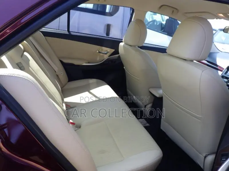 Toyota Premio F-EX 4.5 2021