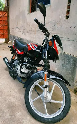 Bajaj CT 100 . 2024