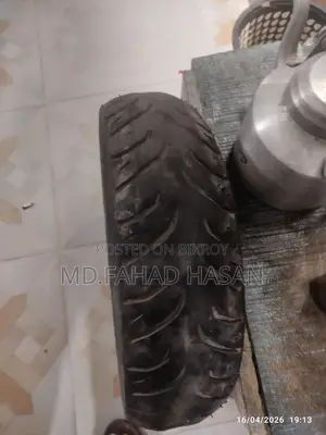 মোটরসাইকেলের রিসোলিং টায়ার