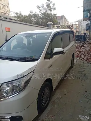 Noah Square Hybrids 2016 Model Monthly Rental for Companies or Personal Use