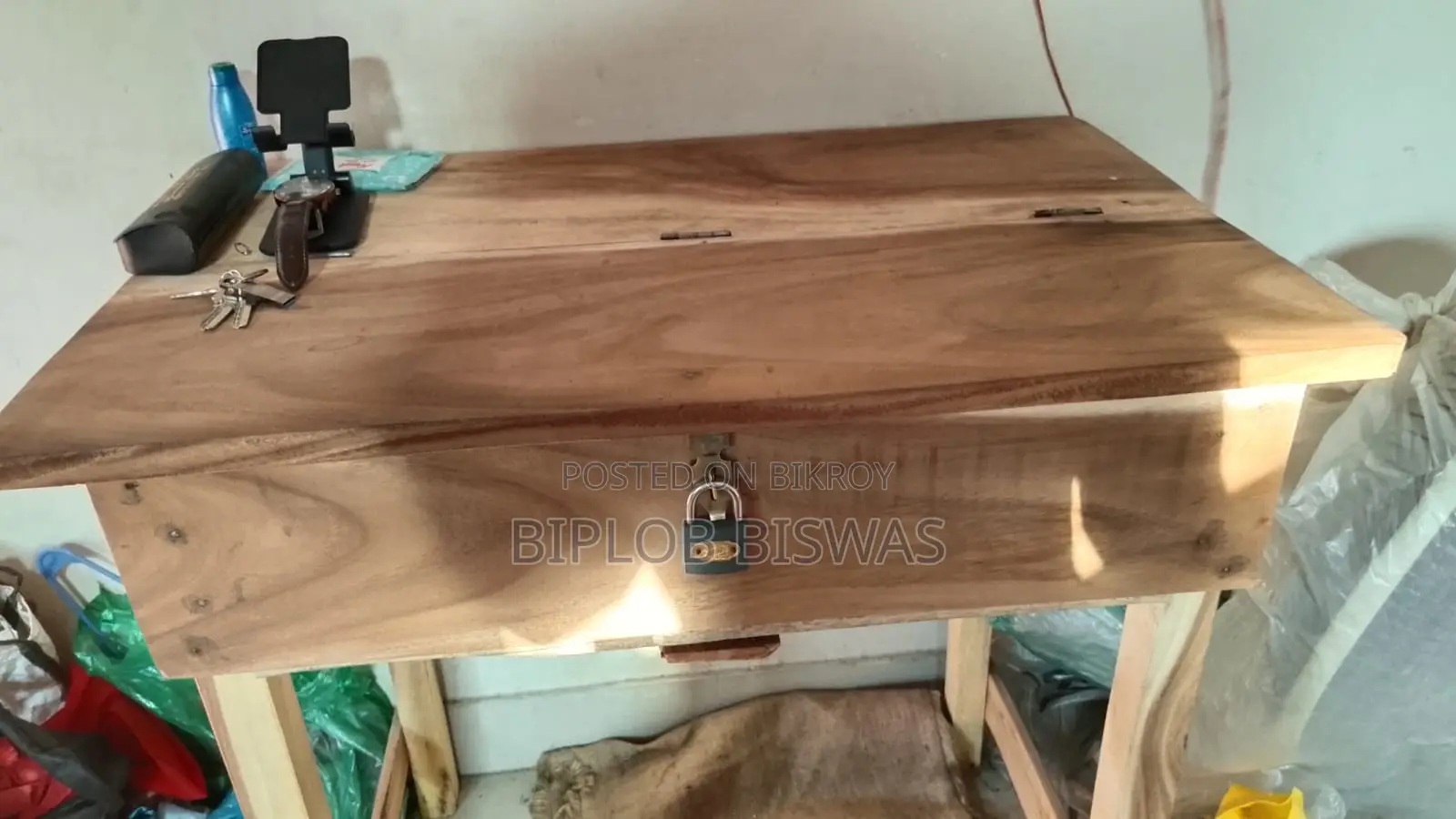 ২ মাস ব্যবহার করা চেয়ার টেবিল বিক্রয় হবে।