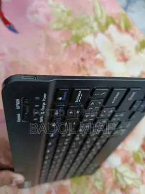 S COLOR Bluetooth Keyboard like new