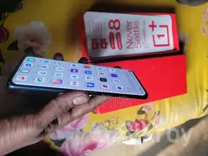 OnePlus 8 5G 8/128GB (Used)