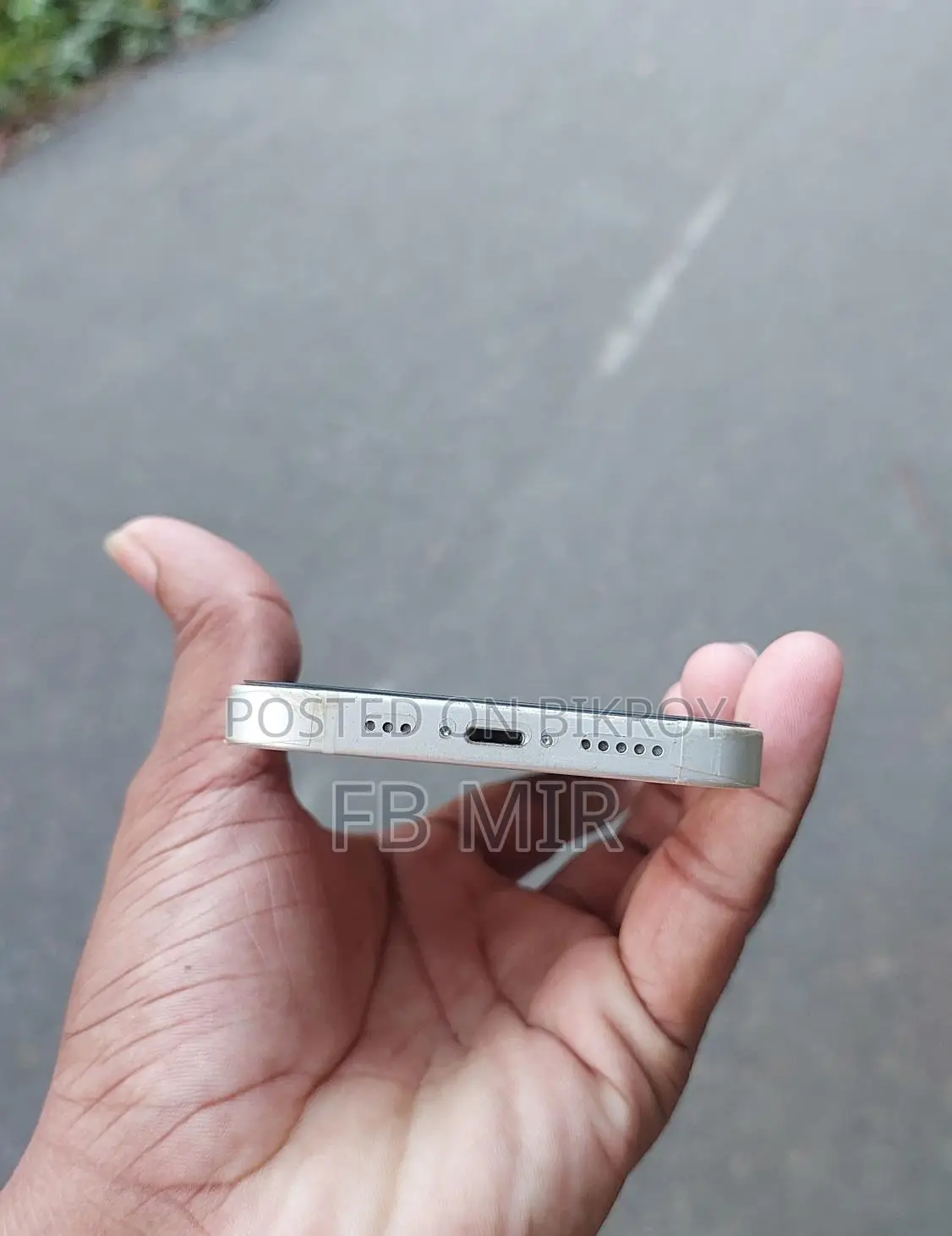 Apple iPhone 14 (Used)