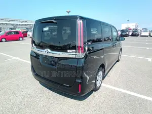 Toyota Noah X Package Non-HV 2021