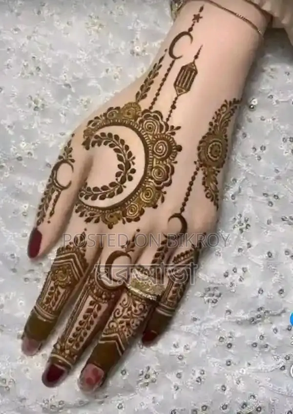 ঘরে বসেই মেহেদীর জাদু