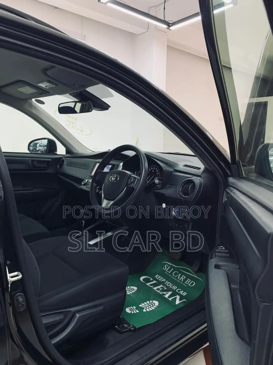 Toyota Fielder HYBRID 2020