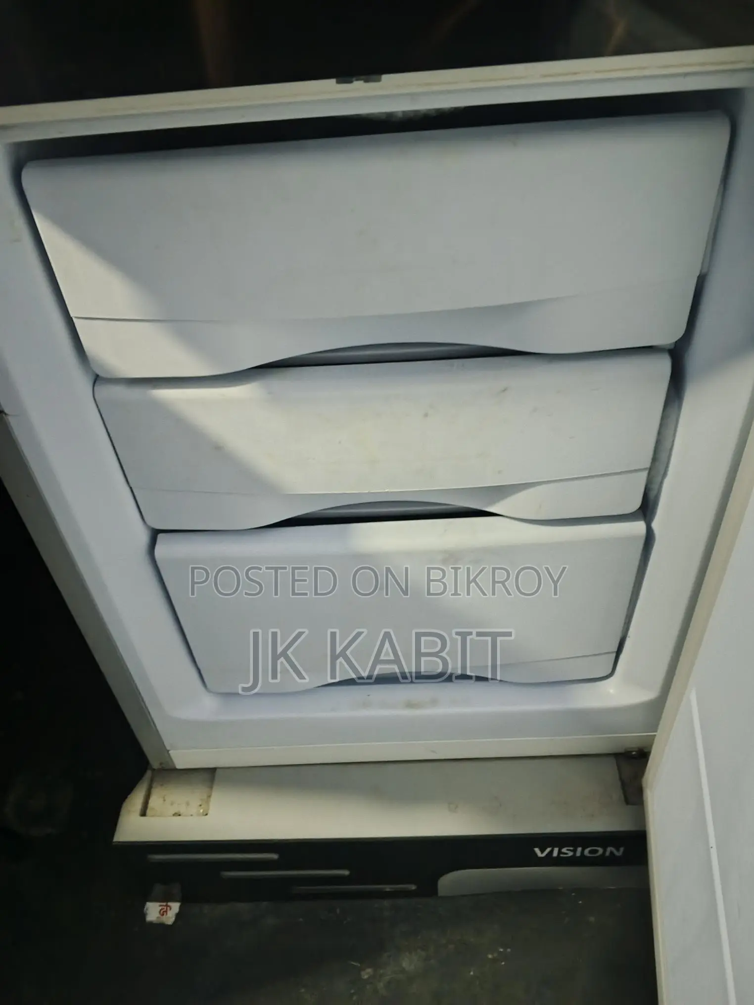 Vision Refrigerator 185 Liter