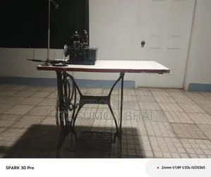 Used overlock machine