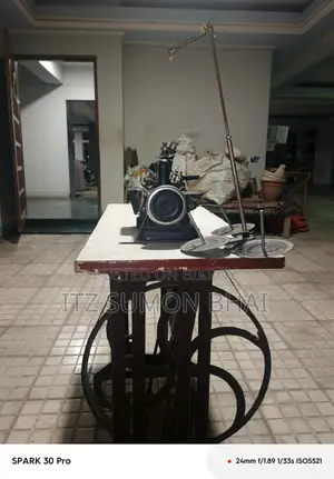 Used overlock machine