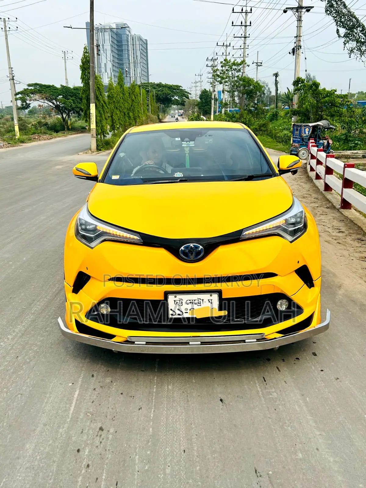 Toyota C-HR . 2017
