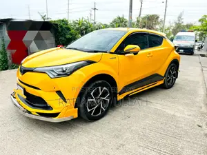 Toyota C-HR . 2017