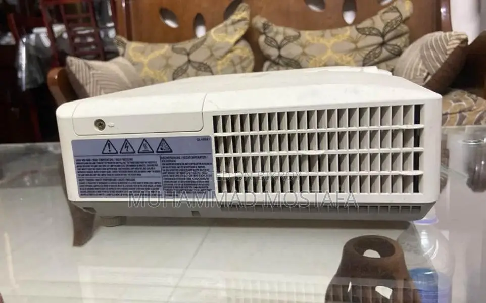 Hitachi Projector