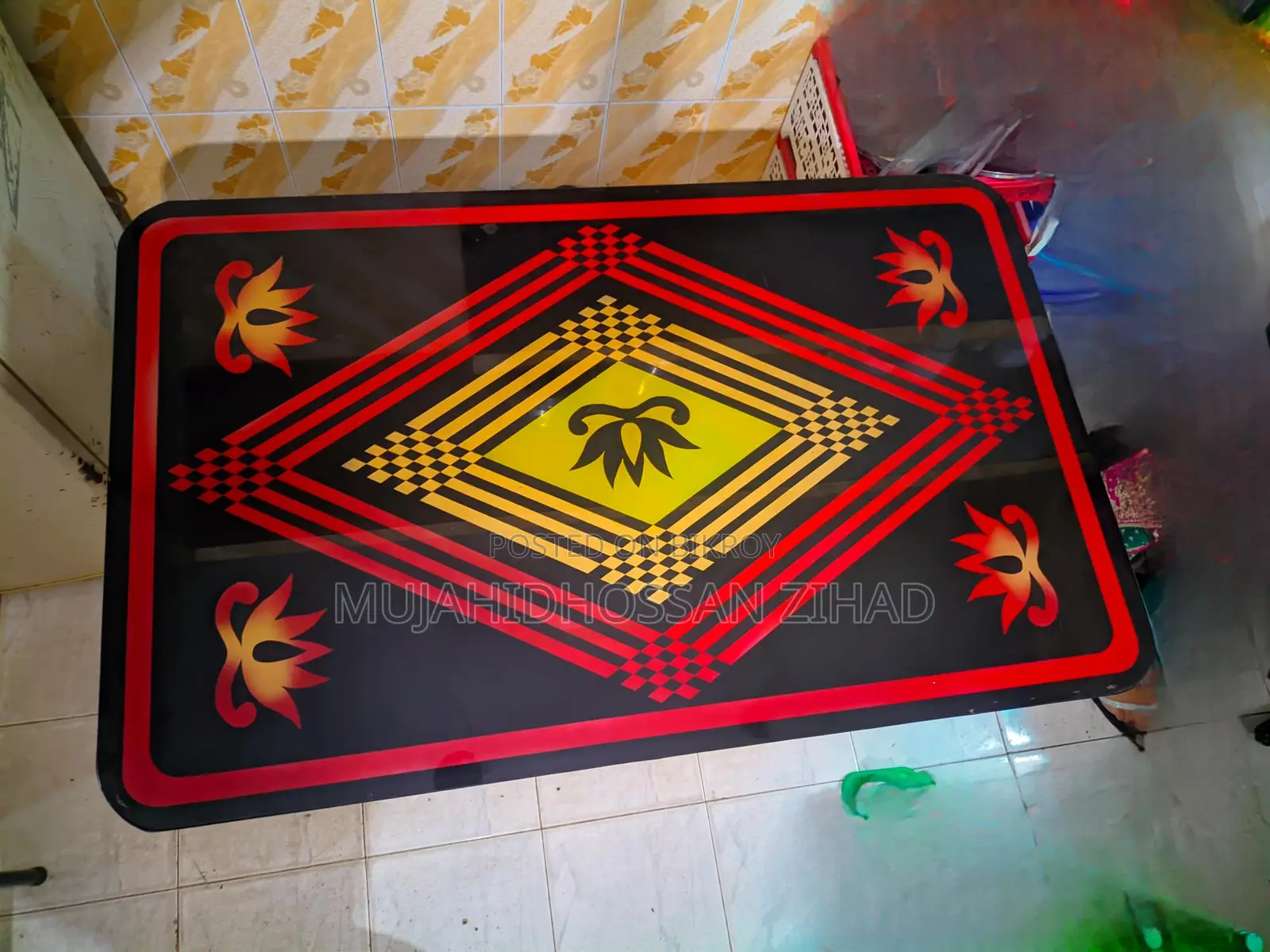 ডাইনিং টেবিল