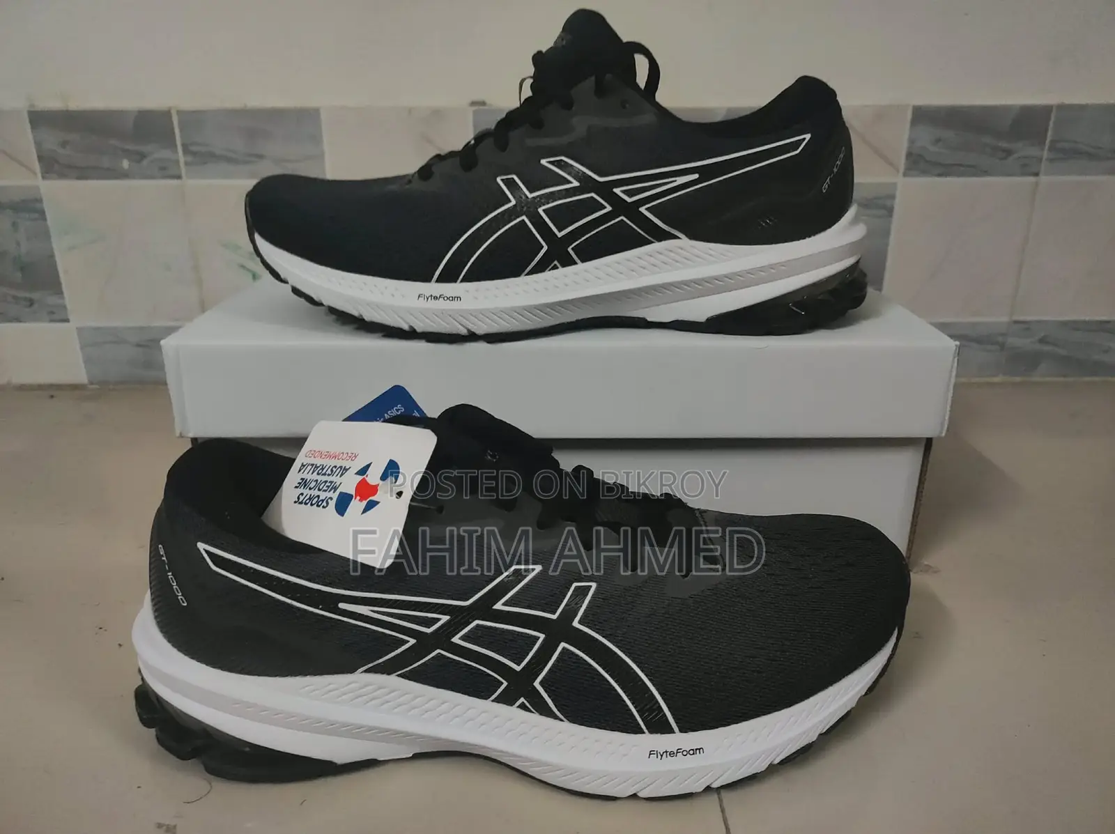 Asics GT-1000 Running Shoe - Black white version