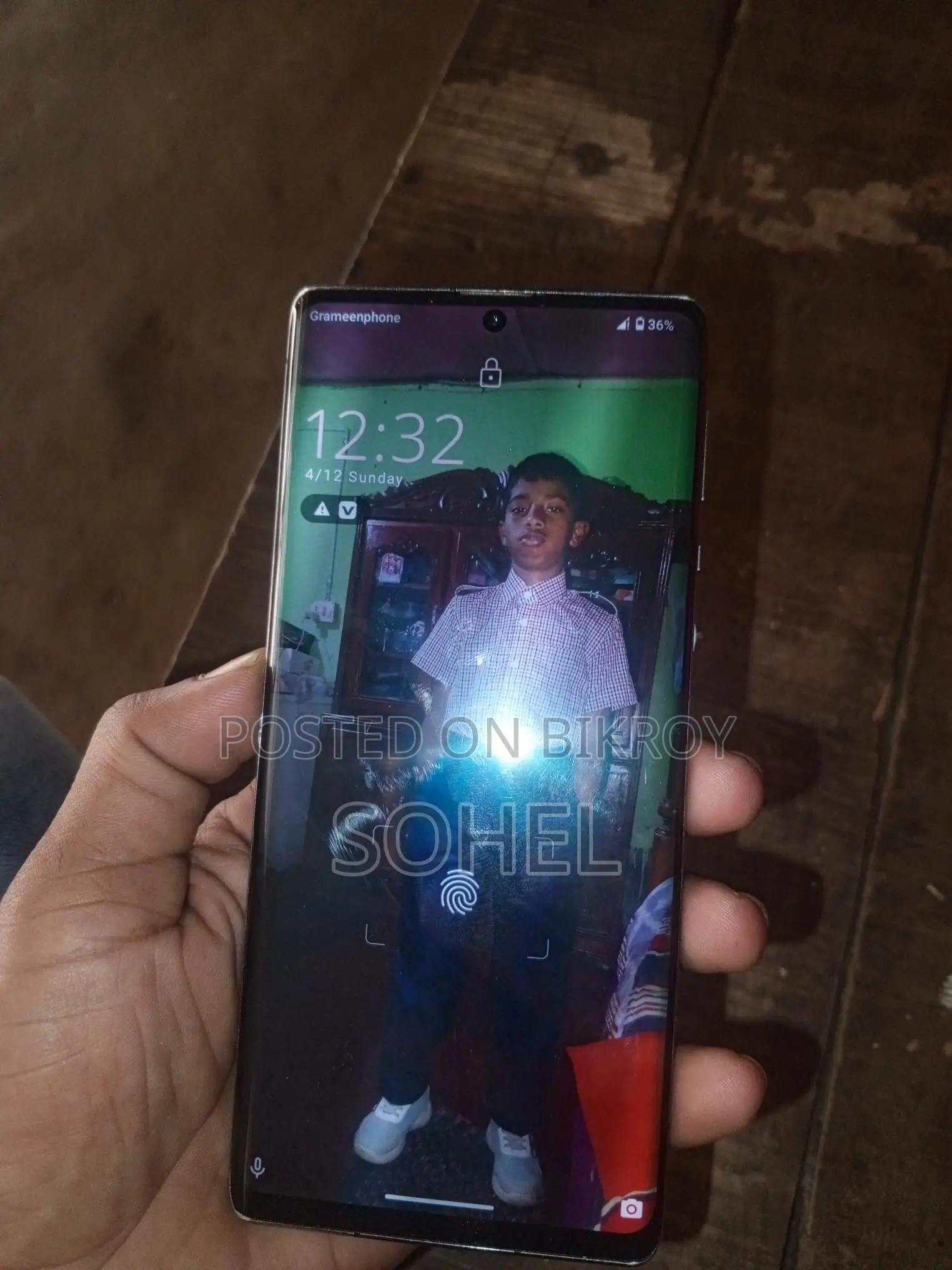 SHARP Aquos R6 (ব্যবহৃত)