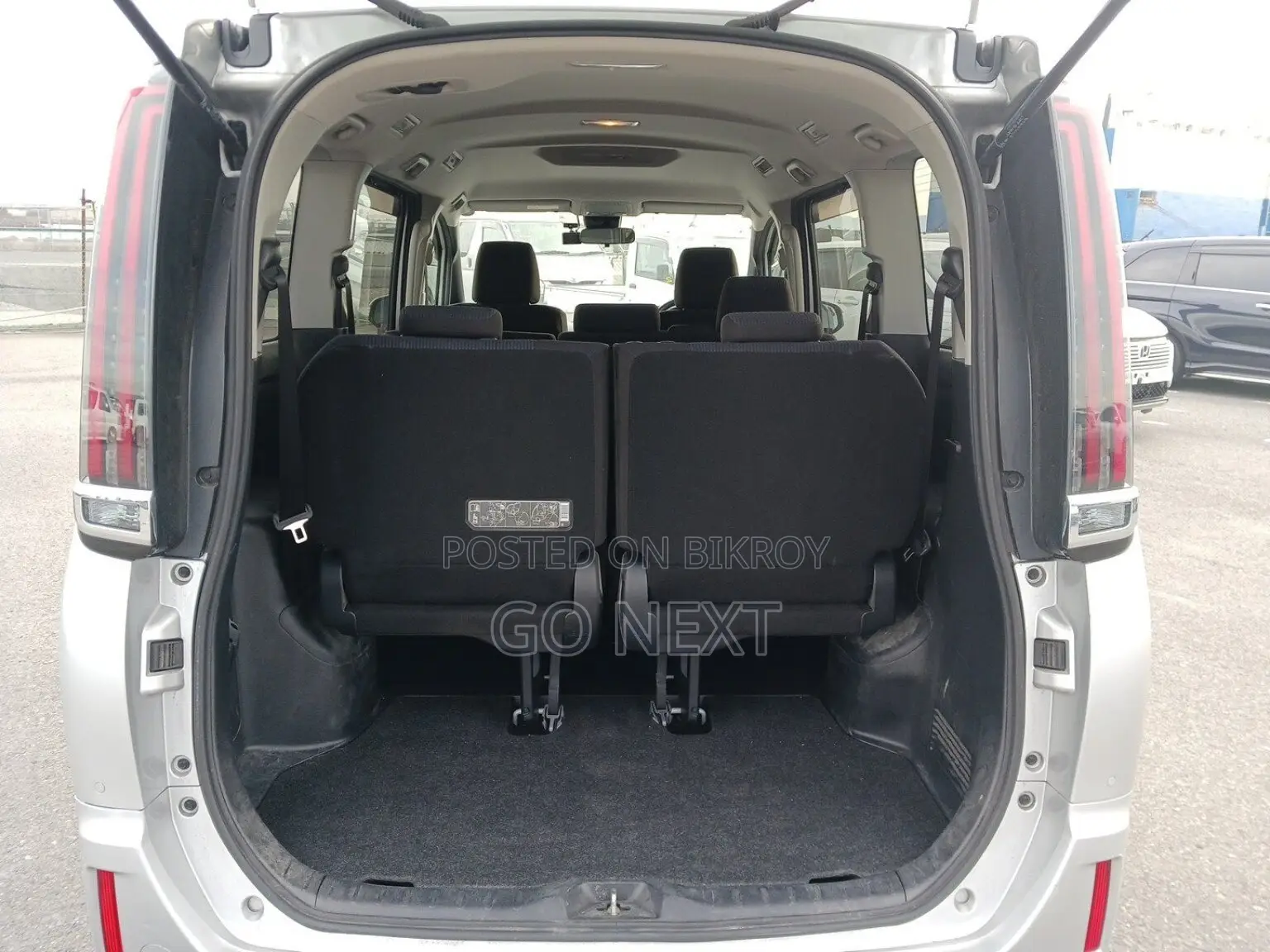 Toyota Noah X PACKAGE NON-HYBRID 2021