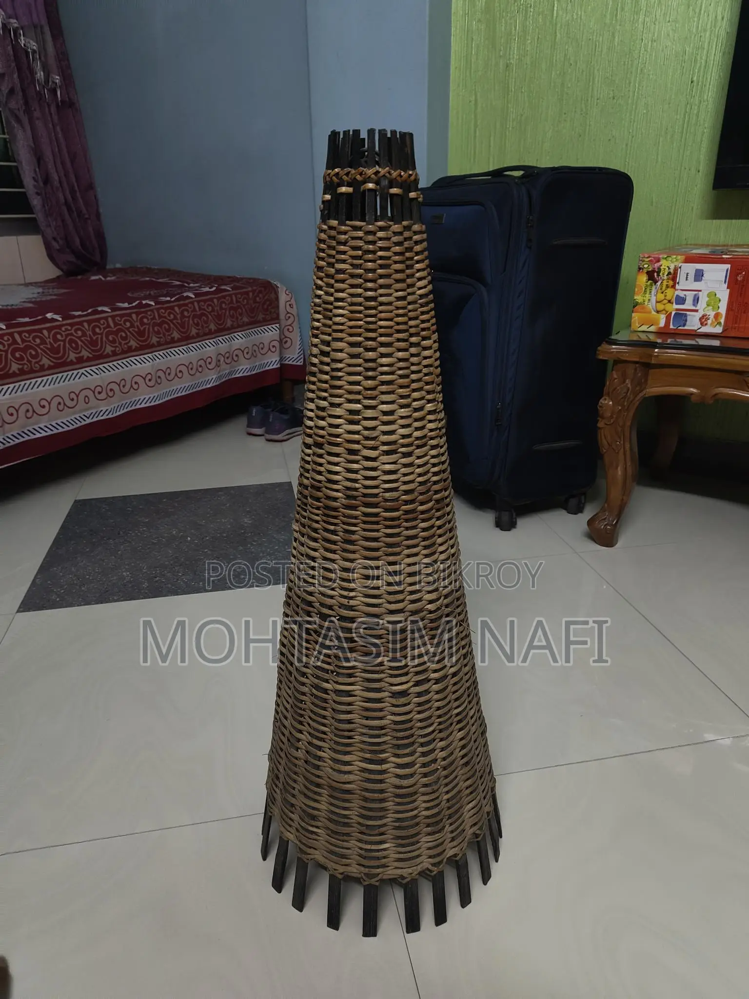 Aarong Lamp
