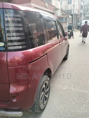Toyota Sienta 2004