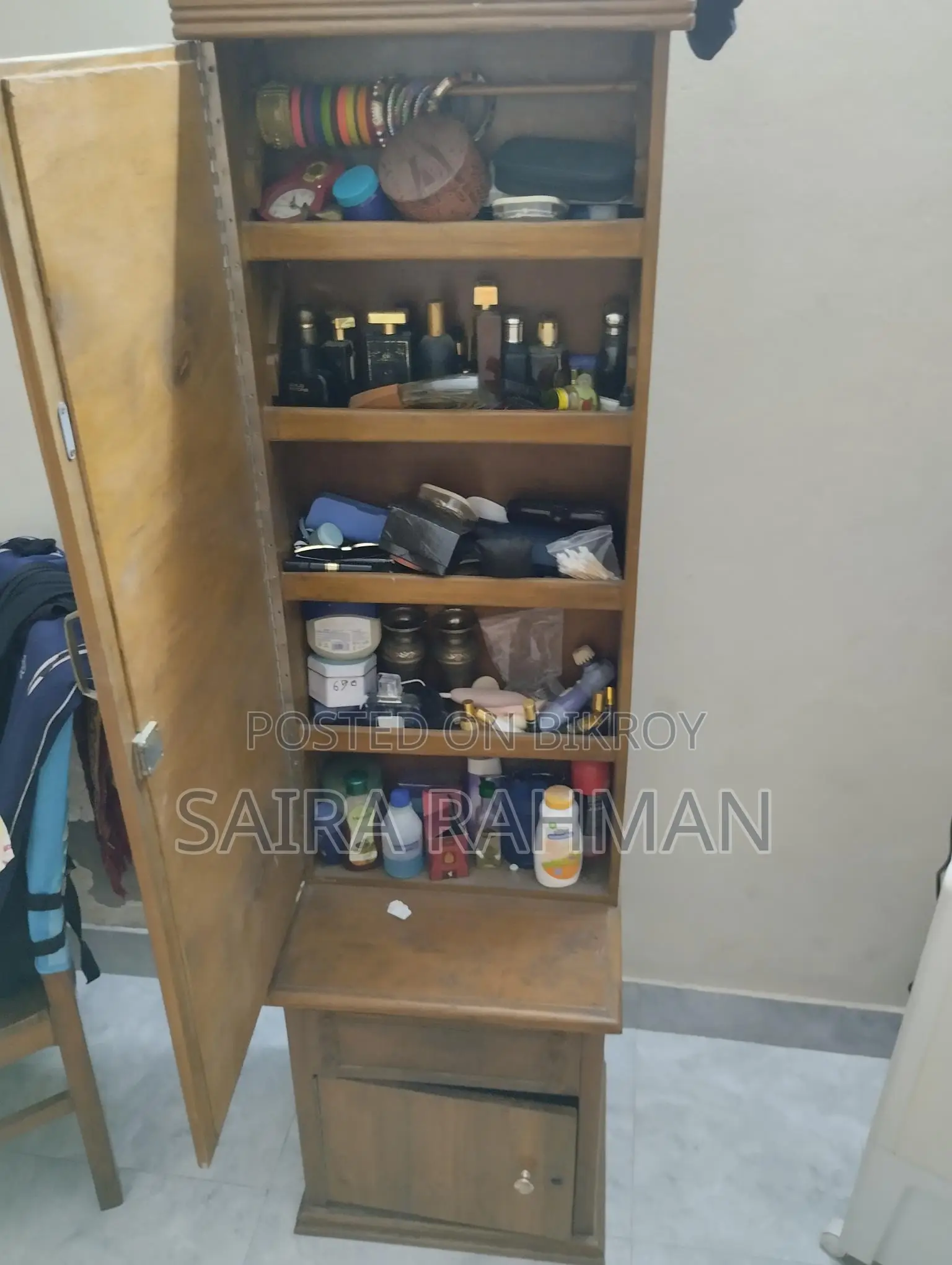 ড্রেসিং টেবিল