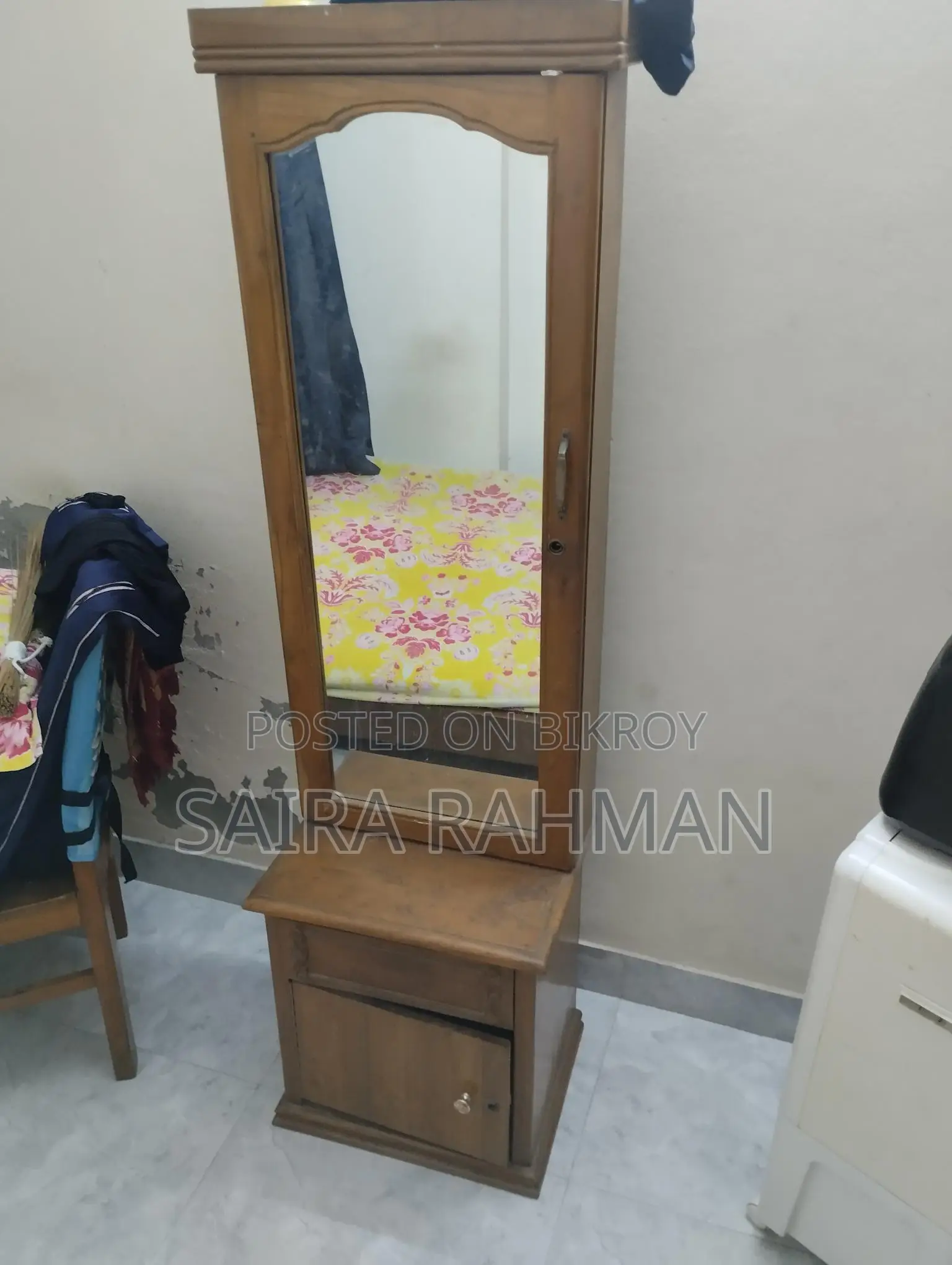 ড্রেসিং টেবিল