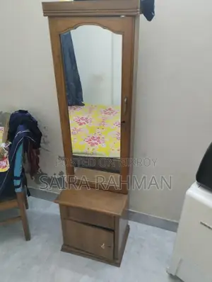 ড্রেসিং টেবিল