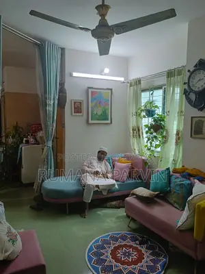 1050 Square Feet Ready Flat for Urgent Sale