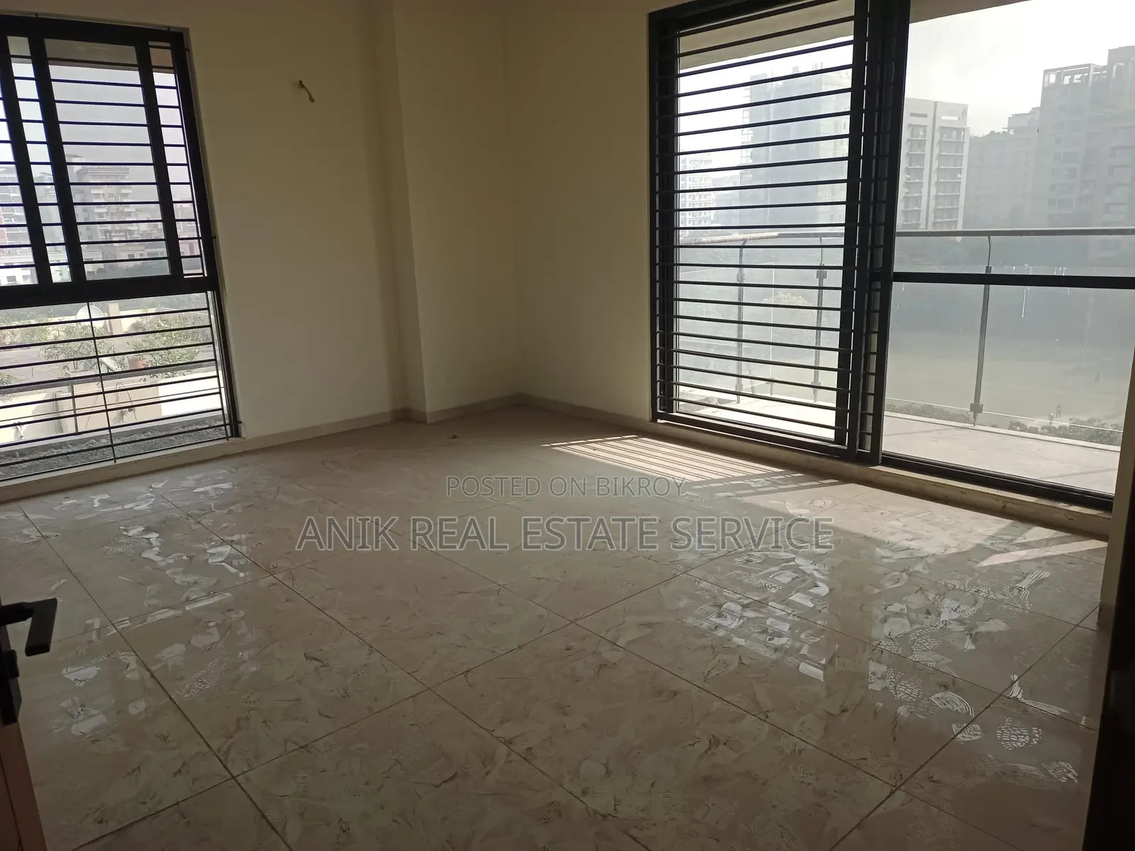 Good Quality 4500 Sft Un Farnised Flat Rent At Gulshan 2