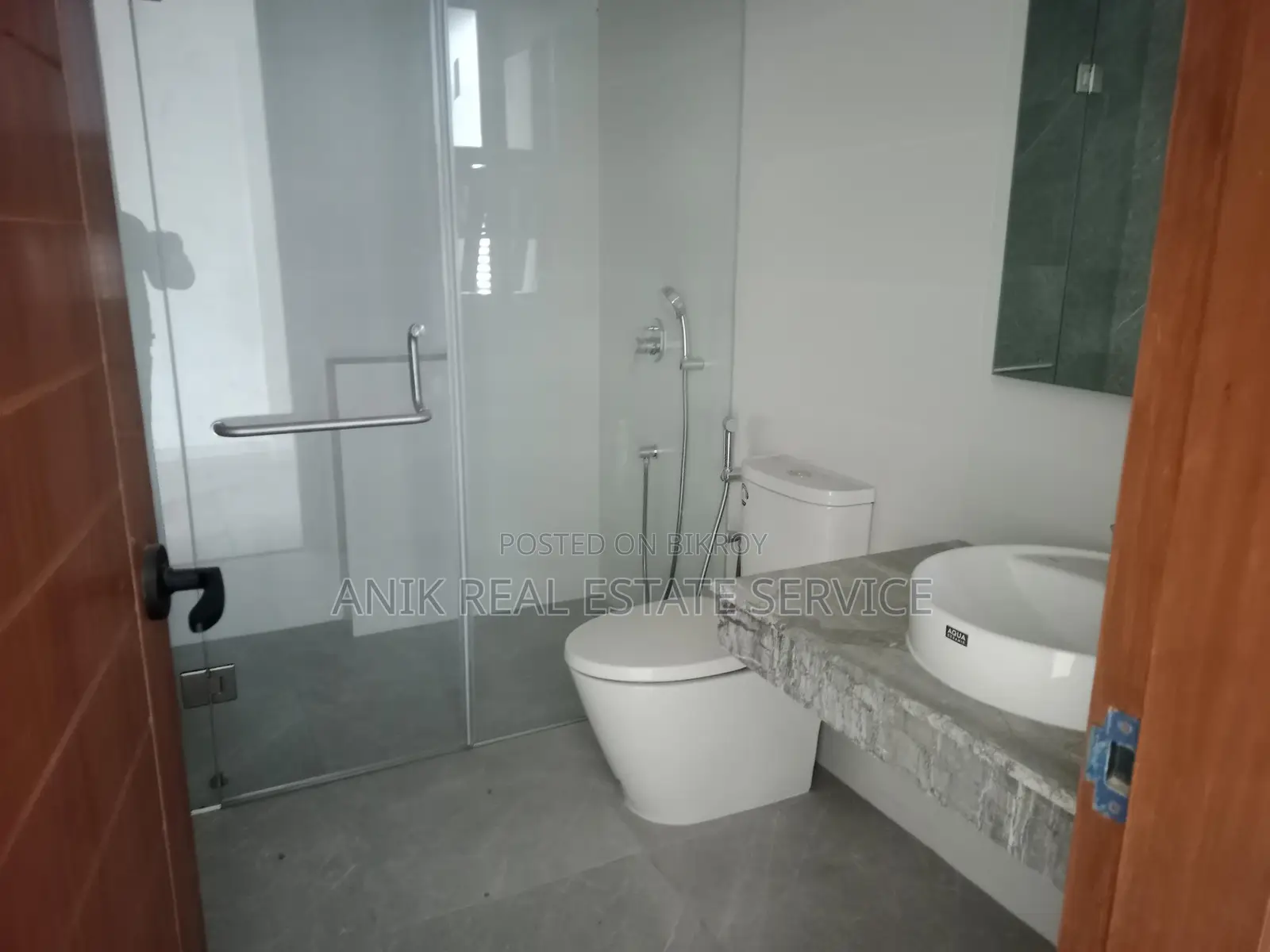 Good Quality 4500 Sft Un Farnised Flat Rent At Gulshan 2