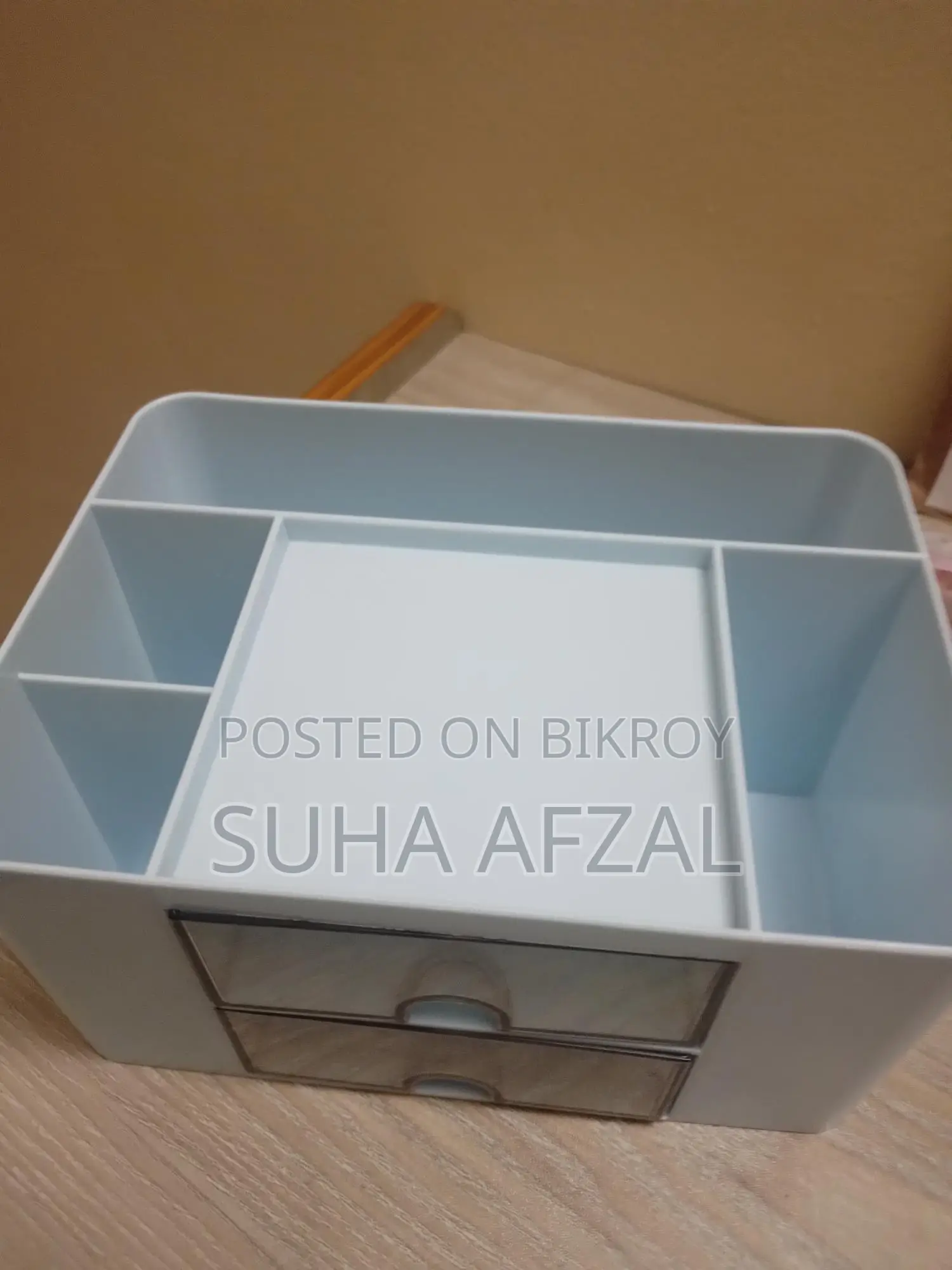 নীল ডেস্ক অর্গানাইজার