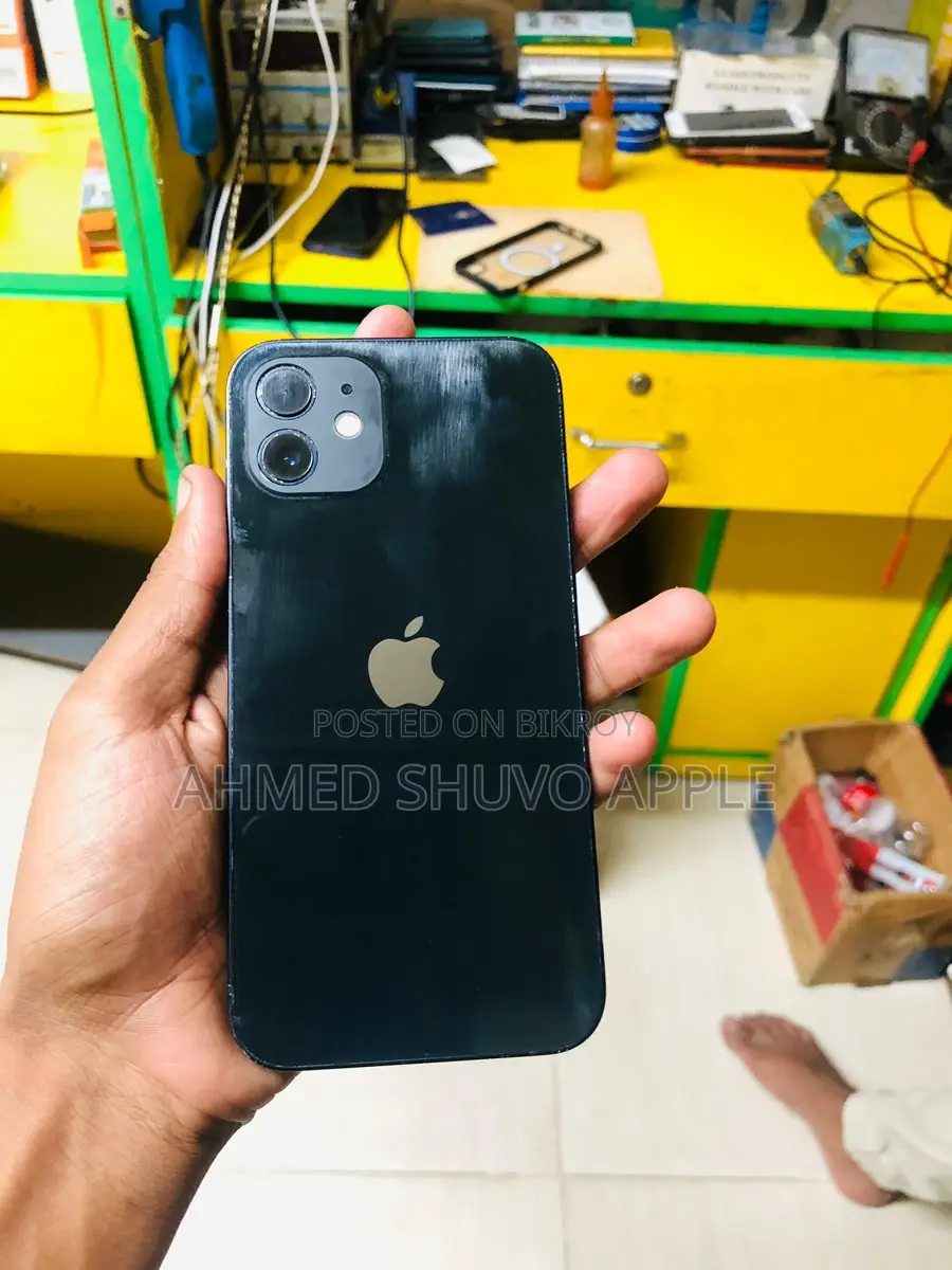 Apple iPhone 12 (Used)