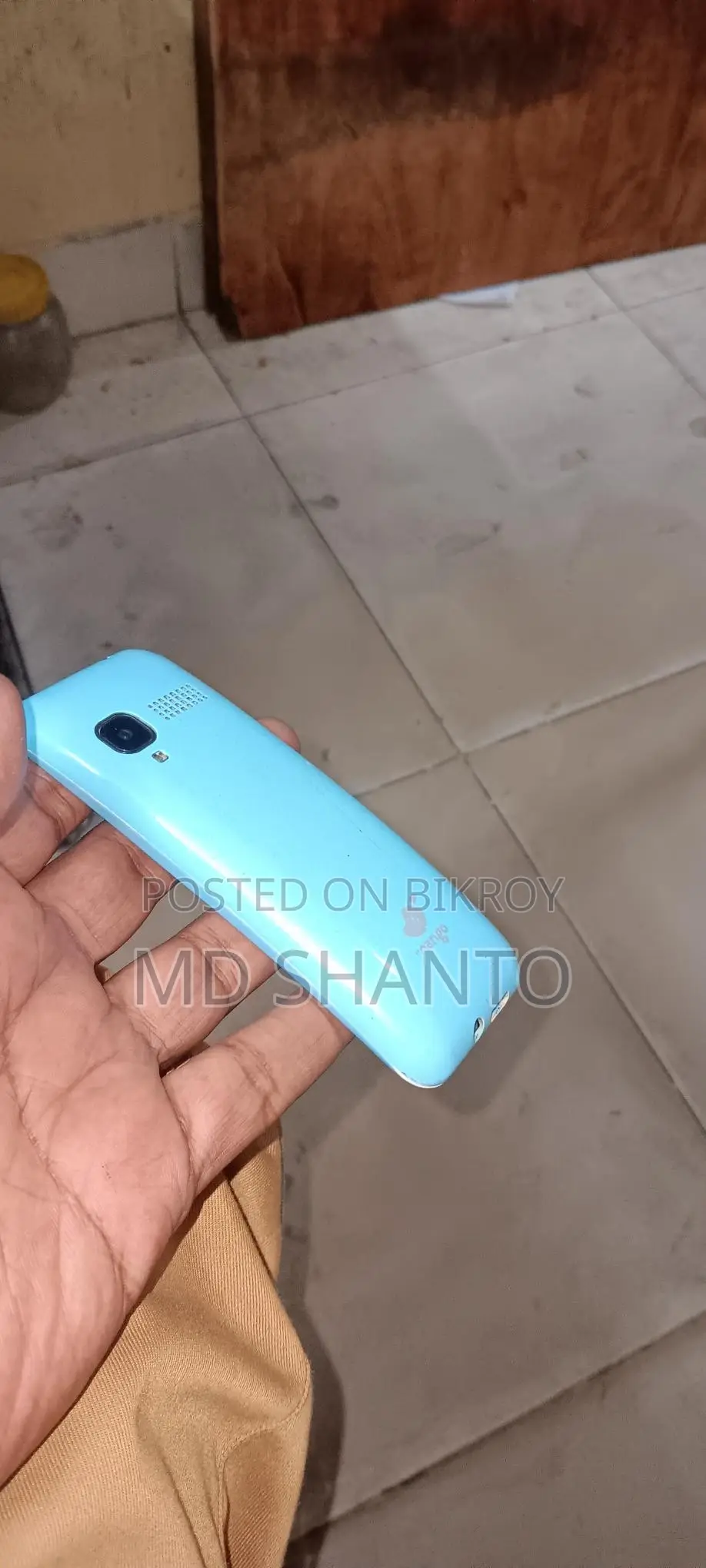 Mango Button Phone (Used)