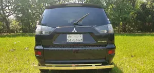 Mitsubishi Outlandar ` 2011