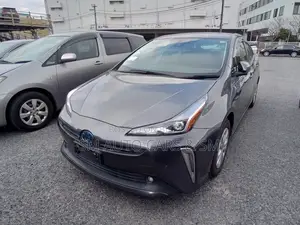 Toyota Prius S Safety Plus 2 Grey 2021