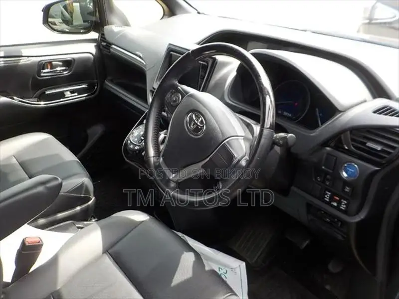 Toyota Esquire GI PKG 4.0 BLACK 2020