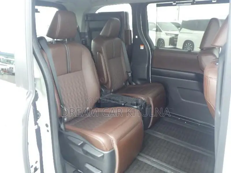 Toyota Noah Z Hybrid New shape 2023