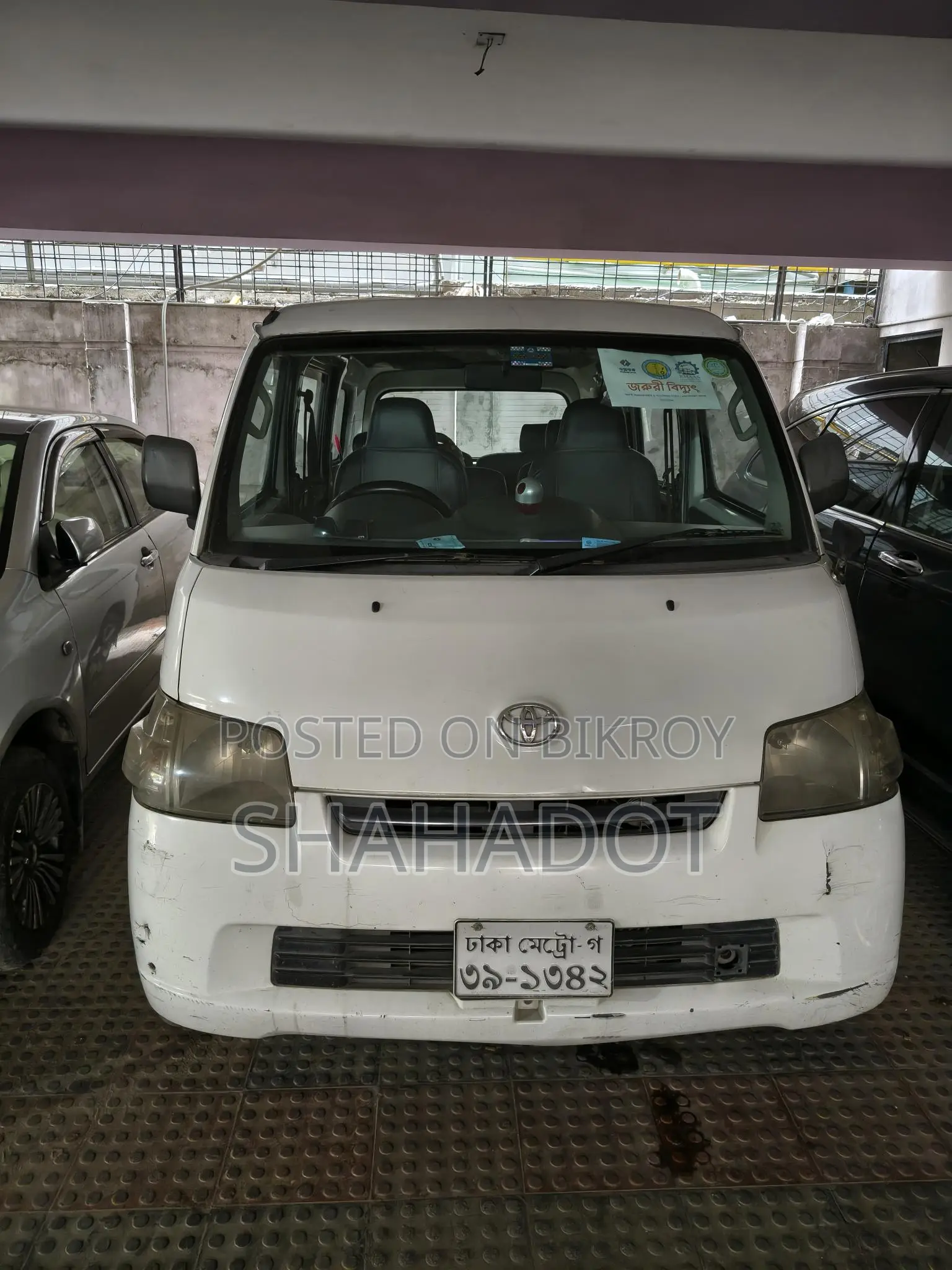 Toyota Noah 2008