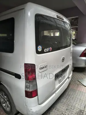 Toyota Noah 2008