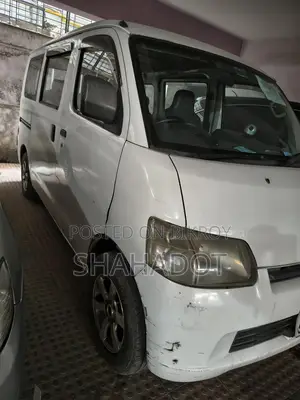 Toyota Noah 2008