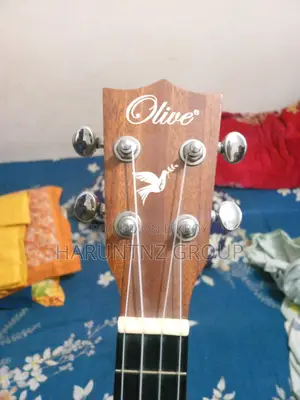 Olive Ukulele