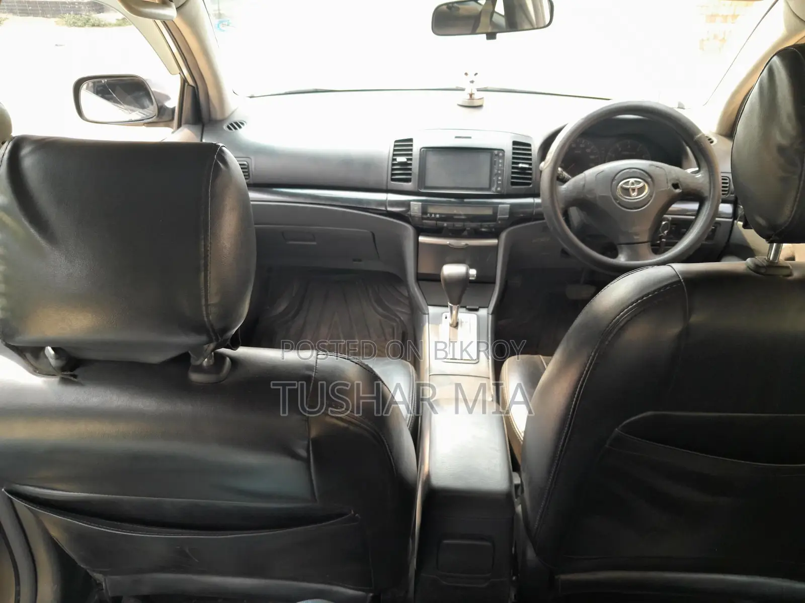Toyota Premio M. CROP 2006
