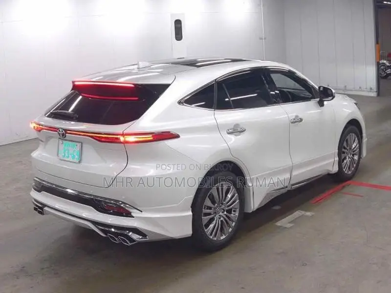 Toyota Harrier Z LEATHER,Glass Roof 2022
