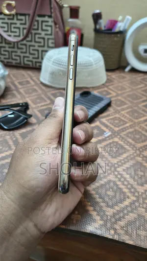 Apple iPhone XS (Used)