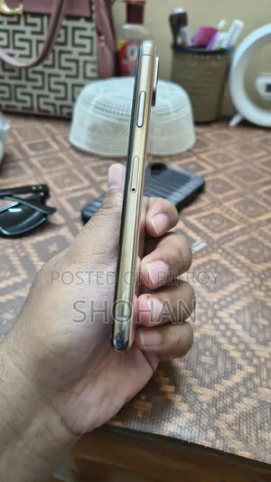 Apple iPhone XS (Used)