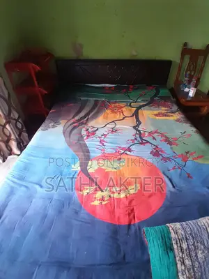 মালয়েশিয়ান বোর্ডের খাট, জাজিম কোলবালিস ।