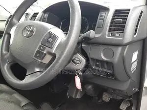 Toyota Hiace dx package key 2021