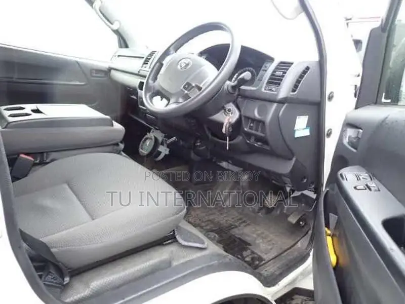 Toyota Hiace dx package key 2021