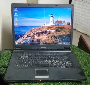 Laptop Toshiba 2GB Intel Celeron HDD 160GB